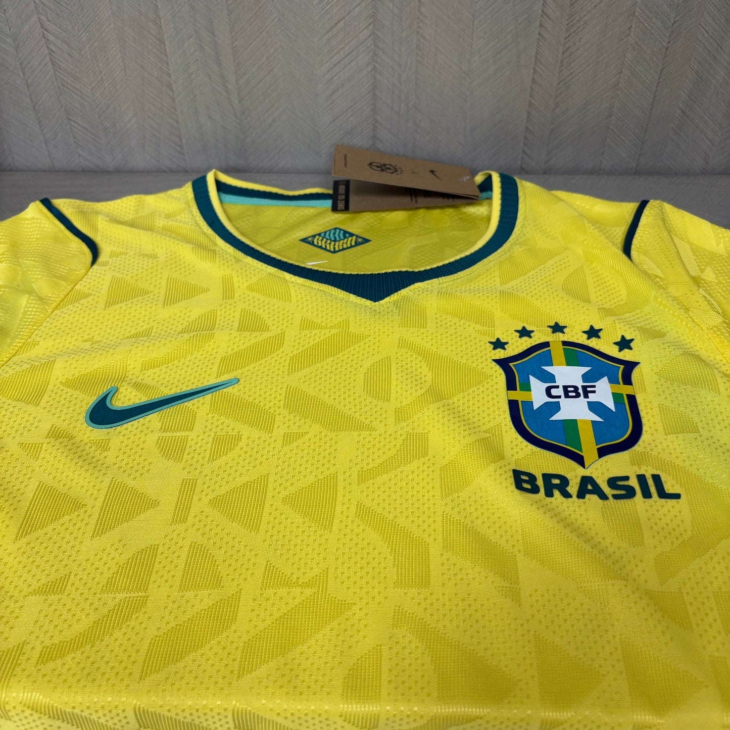 Compre 1 Leve 2 | 2 Camisas Brasil Amarelas 2026 | Premium